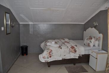 هتل Willu Executive Lodge