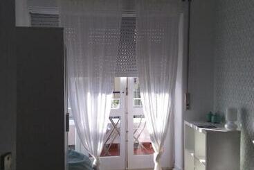 پانسیون 4u Lisbon Iv Guesthouse Airport