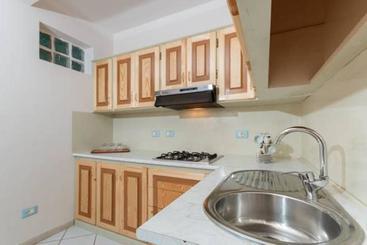 پانسیون Holiday B&b