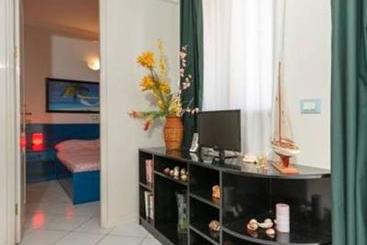 پانسیون Holiday B&b