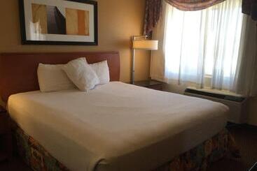 هتل Aspen Flagstaff/ Grand Canyon Innsuites
