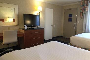 هتل Aspen Flagstaff/ Grand Canyon Innsuites