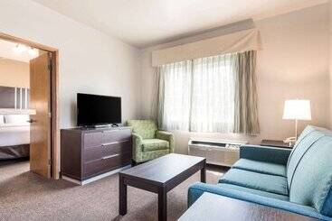 酒店 Quality Inn & Suites Bainbridge Island