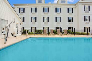 هتل Baymont By Wyndham Pearl