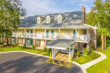 هتل Best Western Plus St. Simons