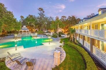 هتل Best Western Plus St. Simons