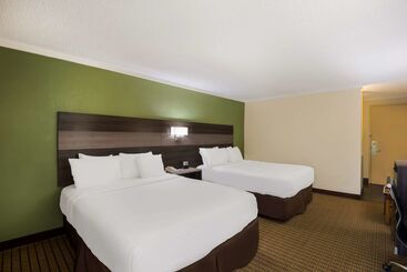 هتل Best Western Prairie Inn & Conference Center
