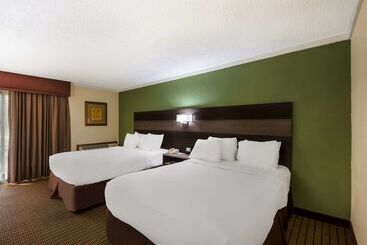 هتل Best Western Prairie Inn & Conference Center