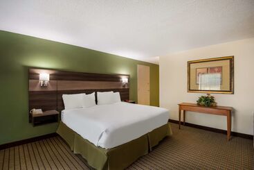 هتل Best Western Prairie Inn & Conference Center