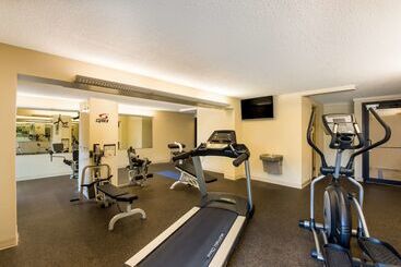 هتل Best Western Prairie Inn & Conference Center
