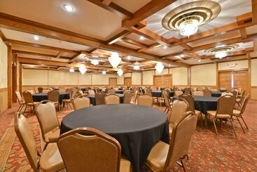 هتل Best Western Prairie Inn & Conference Center