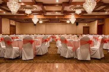 هتل Best Western Prairie Inn & Conference Center