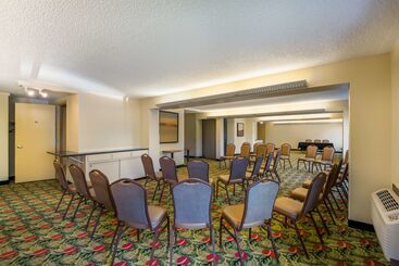 هتل Best Western Prairie Inn & Conference Center