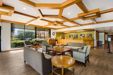 هتل Best Western Prairie Inn & Conference Center