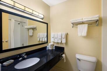 هتل Best Western Prairie Inn & Conference Center
