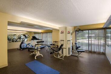 هتل Best Western Prairie Inn & Conference Center