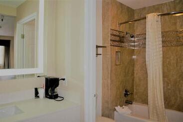 هتل Executive Inn