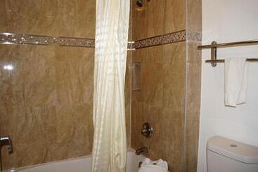 هتل Executive Inn