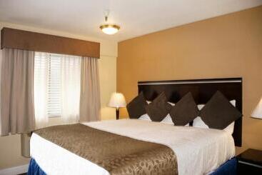 هتل Executive Inn