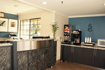 هتل Executive Inn