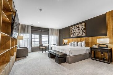 هتل Cottages & Suites Geneva National