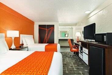 酒店 Dover Inn And Suites