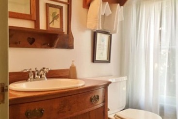 هتل Inn At The Canal Bed & Breakfast