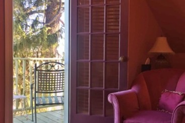 هتل Inn At The Canal Bed & Breakfast