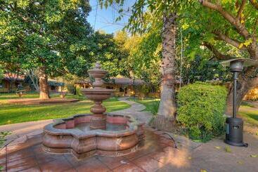 Inn Marin And Suites, Ascend Hotel Collection