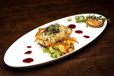 Inn Marin And Suites, Ascend Hotel Collection