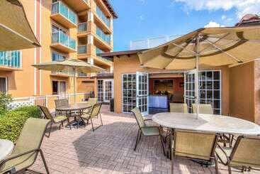 هتل Inn Of Naples, Tapestry Collection By Hilton