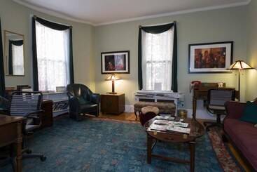 Hotel Irving House At Harvard