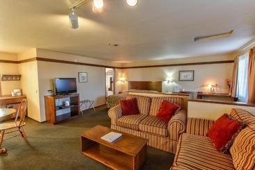 هتل Islands Inn
