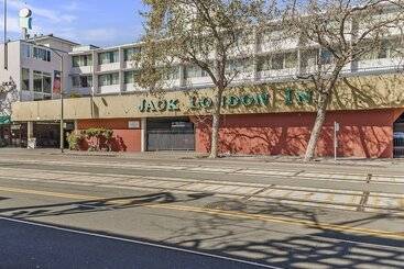 هتل Jack London Inn
