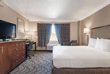 هتل Jack London Inn