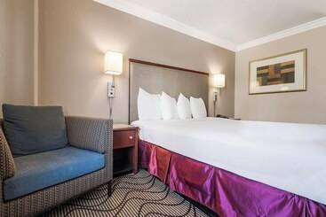 هتل Jack London Inn