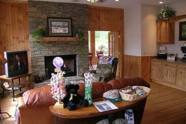 هتل Jonathan Creek Inn And Villas