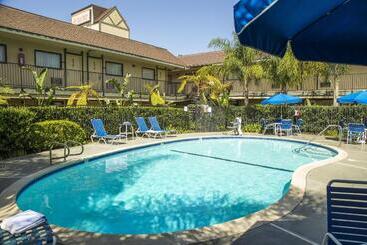 בית מלון כפרי Key Inn & Suites