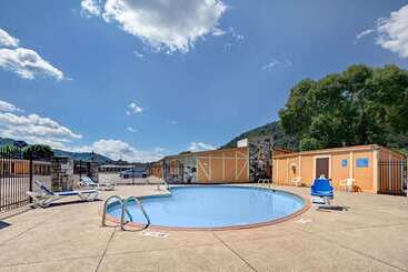 هتل Knights Inn Charleston West Virginia