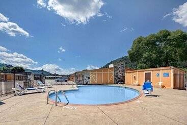 هتل Knights Inn Charleston West Virginia