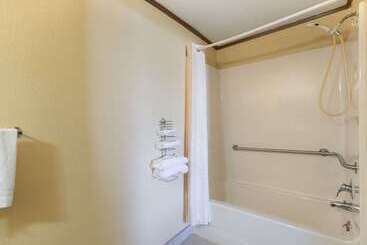 هتل Americas Best Value Inn Martinsburg