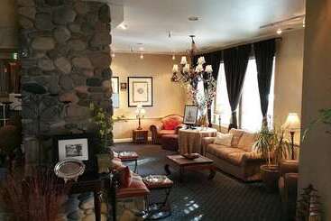 هتل The Lodge At Kingsbury Crossing
