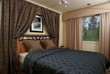 هتل The Lodge At Kingsbury Crossing