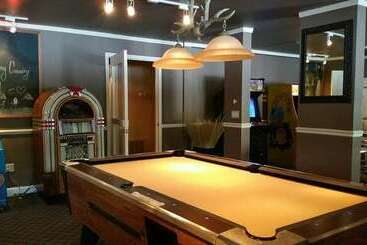 هتل The Lodge At Kingsbury Crossing