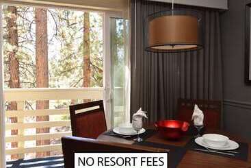 هتل The Lodge At Kingsbury Crossing