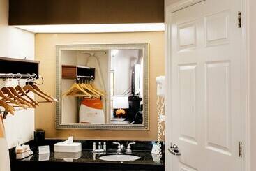 هتل Quality Inn Johnson City I 26 Exit 17