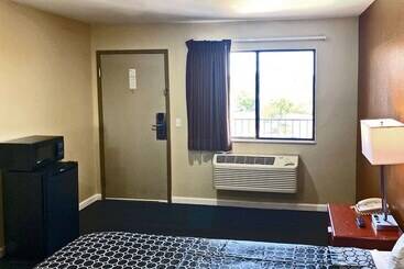 هتل Rodeway Inn Sacramentouniversity Area