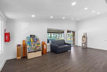 호텔 Super 8 By Wyndham Kissimmee Orlando