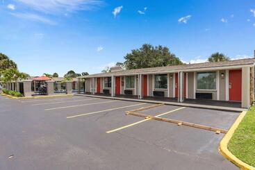 호텔 Super 8 By Wyndham Kissimmee Orlando