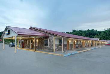 Hotel Travelodge By Wyndham Parkersburg